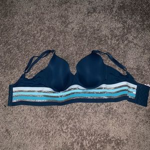 Victoria’s Secret bra 34D